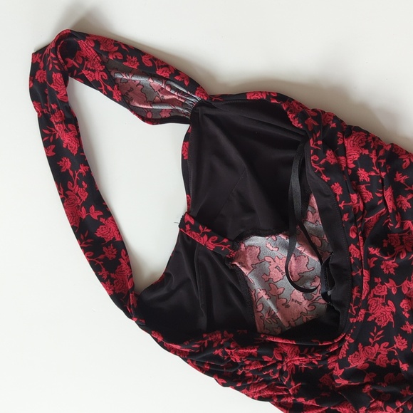 Express Halter top - Picture 3 of 5